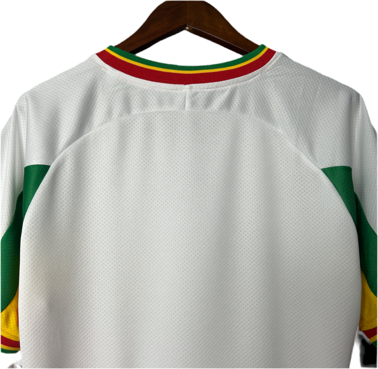 Maillot Rétro Sénégal 2002 – Blanc, Vert, Jaune & Rouge